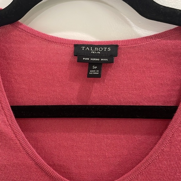 Talbots Petite 100% Pure Soft Merino V-Neck Sweater Size Small Petite - Picture 3 of 10